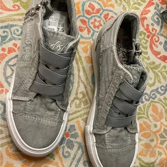 Blowfish Malibu Gray Casual Sneakers - Picture 2 of 3